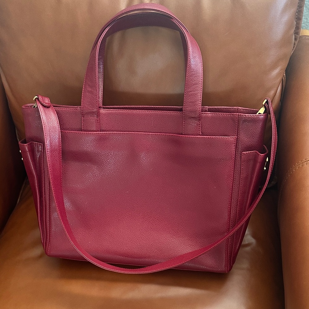 CHANEL Deep Red Leather Tote - Picture 4 of 12